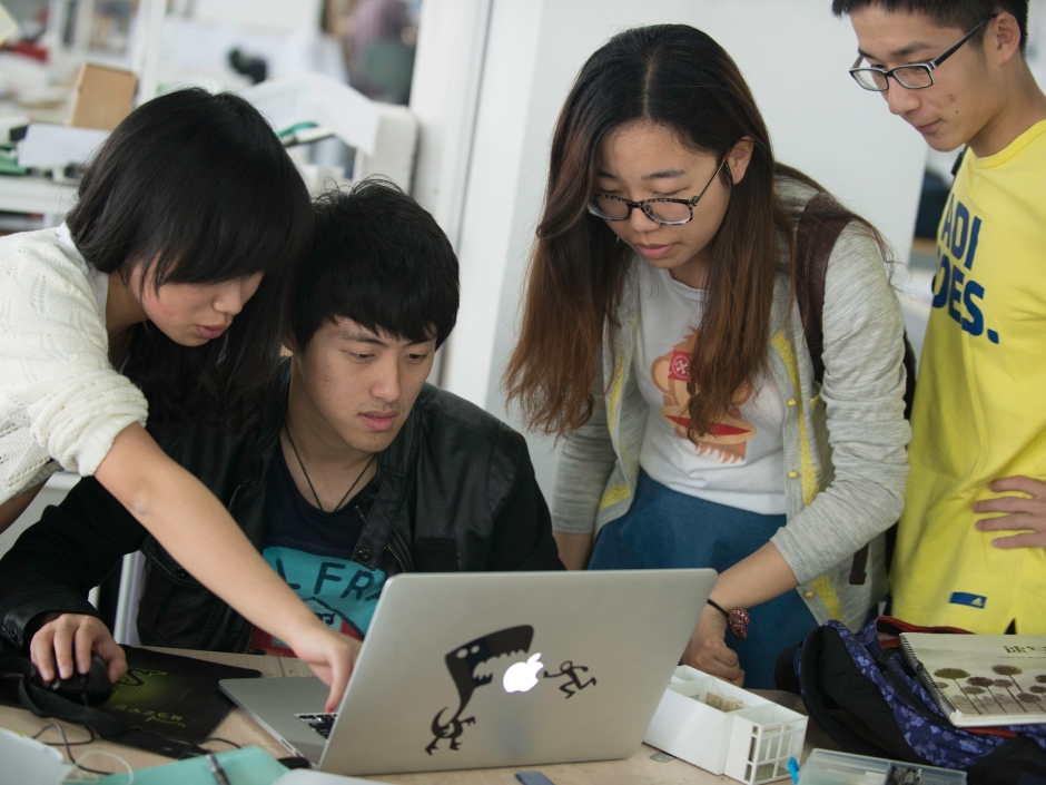 “创想永利”第八届学生创新创业大赛暨国际创新港首届中英创新创业节拉开帷幕